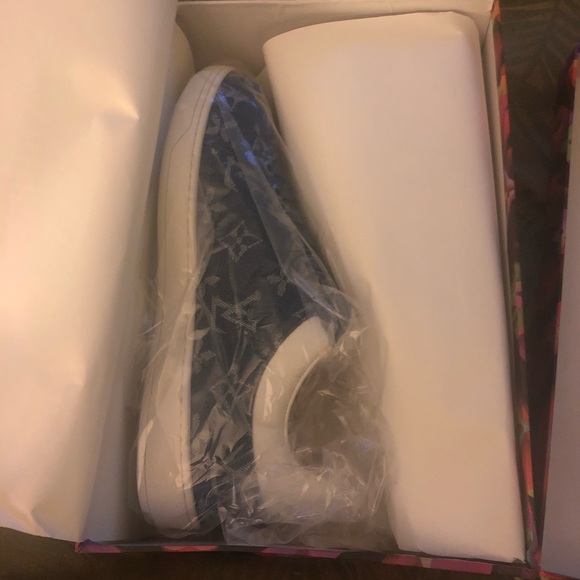 Louis Vuitton Denim Sneakers size 41 EU or Size 8 - Picture 8 of 11